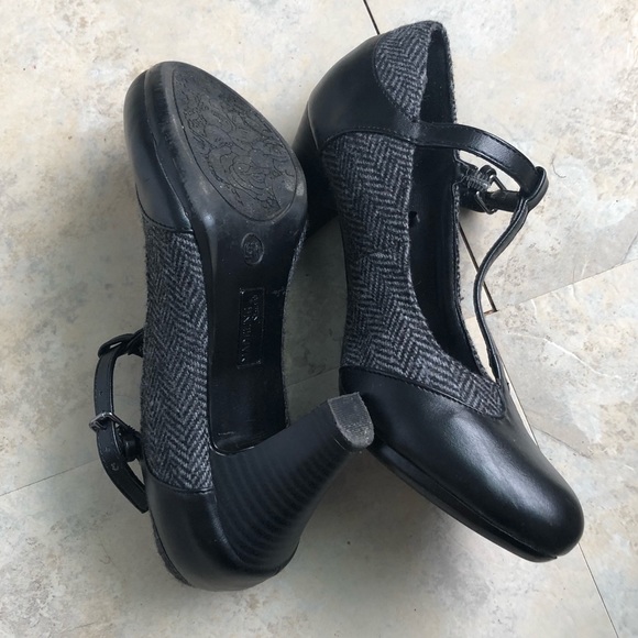 Black, professional, low heel - Picture 5 of 6